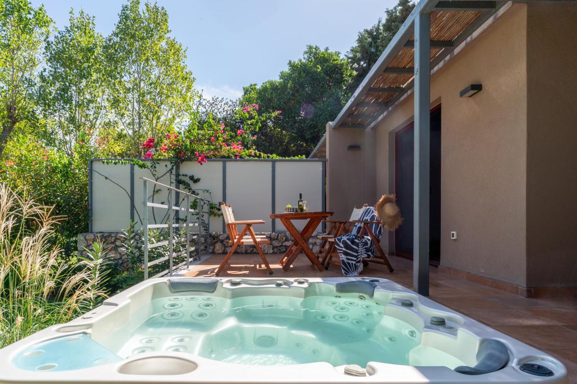 Klaritz Luxury Suites Lassi  Exterior photo